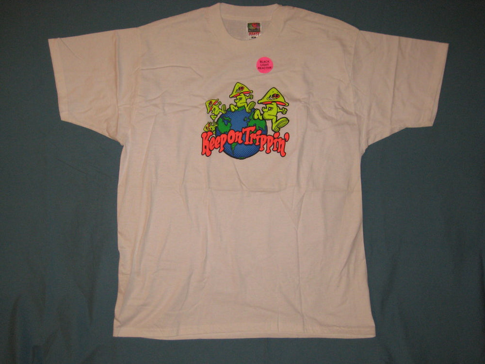 Keep On Trippin' [Blacklight Reactive] Tshirt Size XL - TshirtNow.net