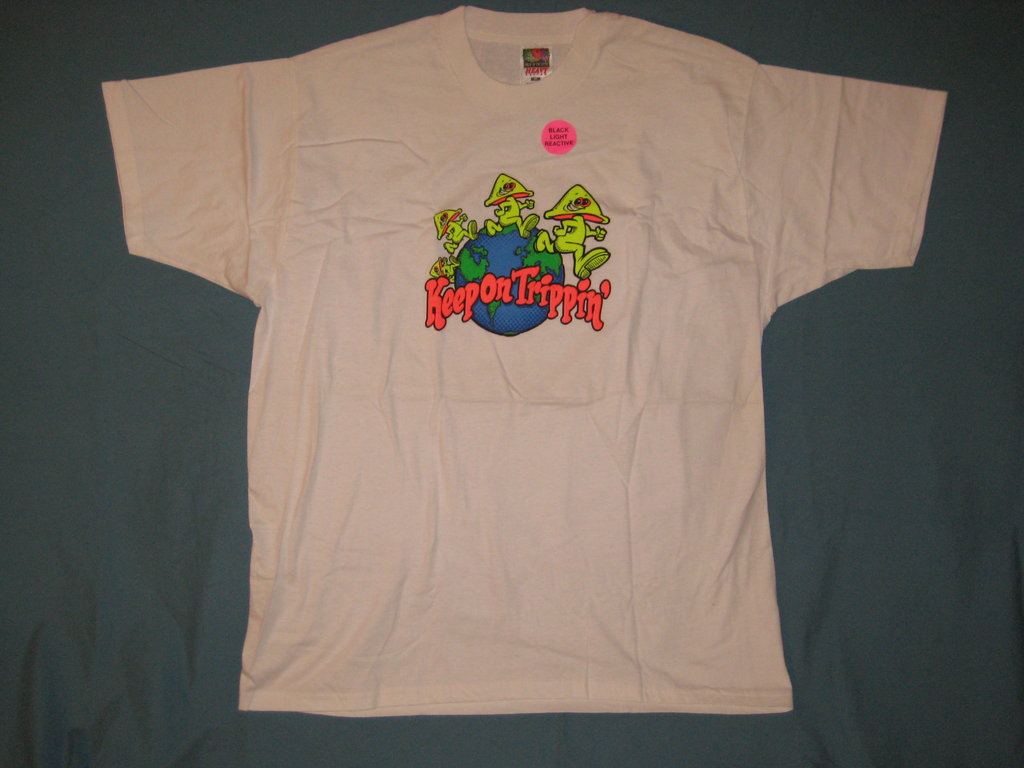 Keep On Trippin' [Blacklight Reactive] Tshirt Size XL - TshirtNow.net