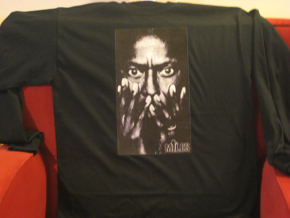 Miles Davis Hands on Face Longsleeve Tshirt - TshirtNow.net - 1