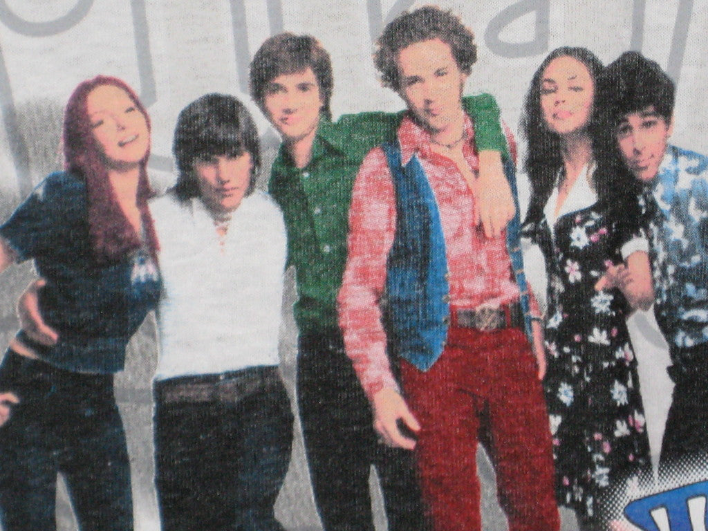 That 70's Show Cast Photo Adult White Size L Large Tshirt - TshirtNow.net - 3
